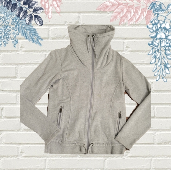 BENCH Sweatshirt - Picture 2 of 3